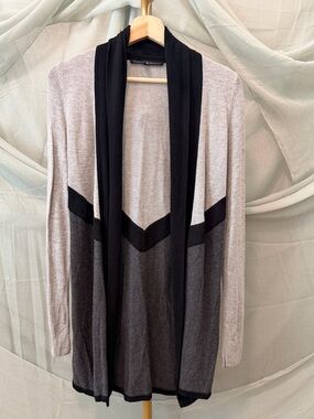 White House Black Market Gray and Black Open-Front Chevron Cardigan